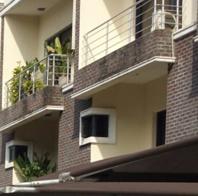 Spacious 2 Bedroom Apartment, Lekki Phase 1, Lekki, Lagos, Flat / Apartment for Rent