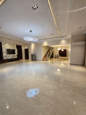 Luxury 4-bedroom Penthouse with Bq (water & City View), Lekki Phase 1, Lekki Phase 1, Lekki, Lagos, Flat / Apartment for Rent