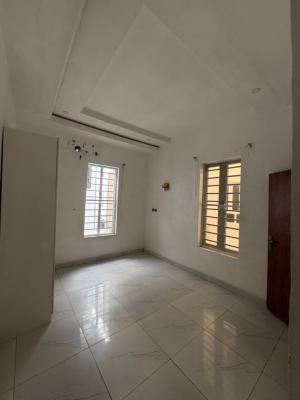 Big Room Upstairs/rooms Self Contained Shared Kitchen, Van Daniel Estate Orchid Road Lekki, Lekki Phase 2, Lekki, Lagos, Self Contain (single Rooms) for Rent