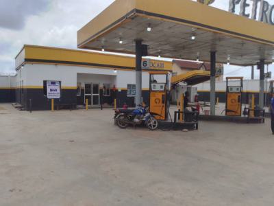 Luxury Office and Shop Space, Petrocam Gas Station, Oja Oba, Ibadan North, Oyo, Shop for Rent