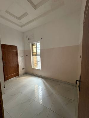 Room in a Shared Apartment in a Serene Estate, Van Daniel Estate, By Orchid Road, Lekki, Lagos, Lekki, Lagos, Self Contain (single Rooms) for Rent