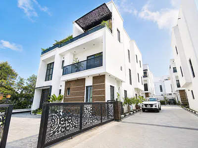 Luxury 5 Bedroom Stand Alone Duplex with BQ