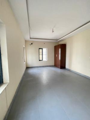 Luxury and Spacious 2- Bedroom Apartment, Fully Serviced, Hill Park Estate Orchid Road, Lekki Expressway, Lekki, Lagos, House for Rent
