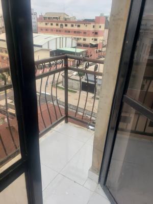 Clean 2bedroom Apartment All Rooms En-suite with Fitted Kitchen Cabine, Sabo, Yaba, Lagos, Flat / Apartment for Rent