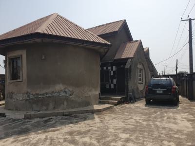 3 Bedroom Bungalow with Penthouse, Ibeshe Road, Ikorodu, Ikorodu, Lagos, Detached Bungalow for Sale
