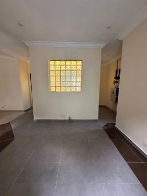Neatly Built 2bed Flat in Lekki Phase One, Lekki Phase 1,lekki ,lagos ,nigeria, Lekki Phase 1, Lekki, Lagos, Flat / Apartment for Rent