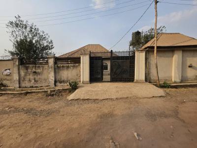 3 Units Apartment Comprises of 3 Bedroom Bungalow and 1 Bed Apartment, 3 Units Apartment Comprises of 3 Bedroom Bungalow and 1 Bed Apartment, Ibadan, Oyo, House for Sale