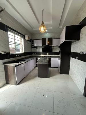 *spacious Room Downstairs Sharing Kitchen*, Lekki, Lagos, Flat / Apartment for Rent