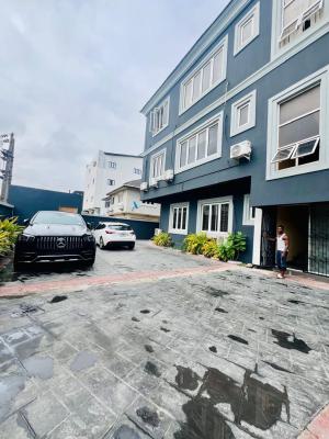 3 Bedroom Apartment Upstairs Unit Available, Right Hand Side, Lekki Phase 1, Lekki, Lagos, Flat / Apartment for Rent
