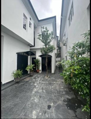 Spacious 2 Bedroom Flats, Lekki Phase 1, Lekki, Lagos, Flat / Apartment for Rent
