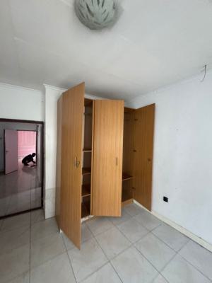 Lovely 2bed Flat Upstairs in Lekki Phase 1, By Ever Care Hospital, Lekki Phase 1, Lekki, Lagos, Flat / Apartment for Rent