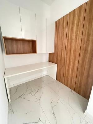 2bedroom Penthouse, Lekki Phase One, Lekki, Lagos, Flat / Apartment for Sale