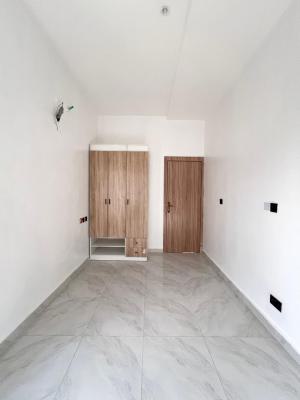 2 Bedroom Flat, Tejuosho, Yaba, Lagos, Block of Flats for Sale