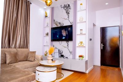 Luxe 1 Bedroom Apartment with Ps5, Onike, Yaba, Lagos, Flat / Apartment Short Let