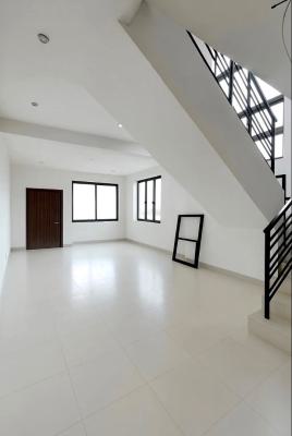 Art Deco 2 Bedroom Maisonette in a Quiet Corner, Off Freedom Way, Lekki Phase 1, Lekki, Lagos, Flat / Apartment for Rent