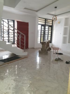Spacious Service 3bedroom Masonette with Bq, Ologolo Lekki, Lekki, Lagos, Flat / Apartment for Rent