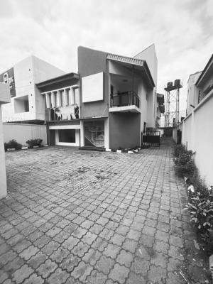 Restructured 5 Bedroom Semi-detached Duplex with Bq, Lekki Phase 1, Lekki, Lagos, Office Space for Rent
