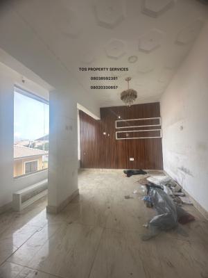 Cute Shop Space with Toilet & Store Room, Off Admiralty, Lekki Phase 1, Lekki Phase 1, Lekki, Lagos, Shop for Rent
