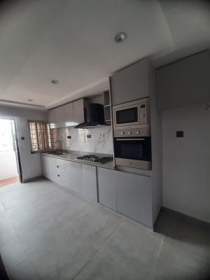 Self-serviced and Brand New 3 Bedroom En-suite Flat with Fitted Kitche, Lekki Phase 1, Lekki, Lagos, Flat / Apartment for Rent