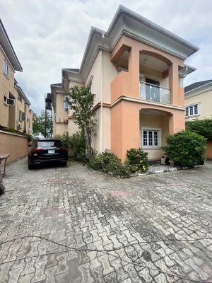 3 Bedroom Flat Upstairs, Lekki Phase 1, Lekki, Lagos, Flat / Apartment for Rent