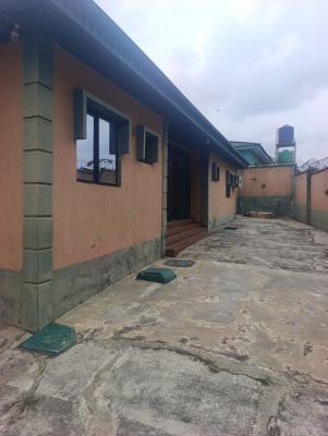 Bedroom Bungalow Ensuite, with 2 Number of Mini Flat Built on 1300sqm, Ojodu-alagbole Road, Ojodu, Lagos, Detached Bungalow for Sale