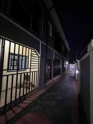 Luxury 2-bedrooms Apartments, El Shaddai After Barracks Road, Ojoo, Ibadan, Oyo, Flat / Apartment for Rent