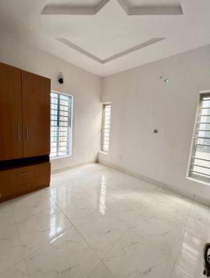 a Room Share Kitchen Apartment in Ikota, Ikota Gra, Ikota, Lekki, Lagos, Self Contain (single Rooms) for Rent