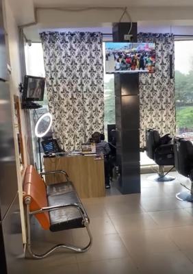 a Big Salon with Other Features, Wuse 2, Abuja, Commercial Property for Rent