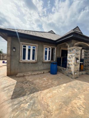 Well Maintained 3bedrooms House at Apon Akobo, Apon Idi Ape Akobo, Akobo, Ibadan, Oyo, Detached Bungalow for Sale