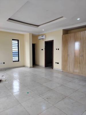 a Luxurious 2 Bedrooms Apartment, Sabo, Yaba, Lagos, Flat / Apartment for Rent