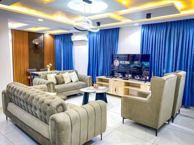 Luxury 3bedroom Furnished Apartment, Adekunle, Yaba, Lagos, Flat / Apartment Short Let