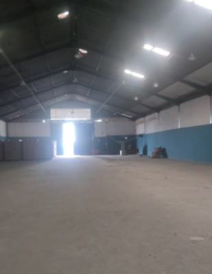 Warehouse Measuring 1,000sqm Self-compound at Off Acme Road Ikeja, Off Acme Road Ikeja, Ikeja, Lagos, Warehouse for Rent