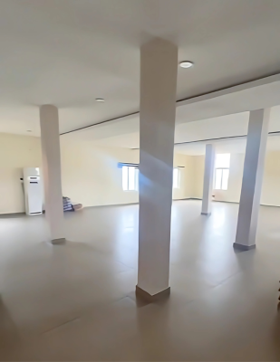 Large Space with 2 Toilets Suitable for Church, Office & Business, Gu Ake Road, Eliozu, Port Harcourt, Rivers, Office Space for Rent