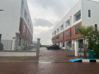 5 Bedroom Terrace Duplex with Cummunial Swimming Pool, Lekki Phase 1, Lekki, Lagos, Terraced Duplex for Rent