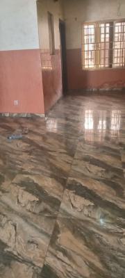 a Shared Apartments Palor, Alaguntan Off Road, Ilaje, Ajah, Lagos, Flat / Apartment for Rent