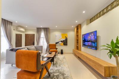 3-bedroom Waterfront Apartment with Ps5, Swimming Pool, Bathtub and Ot, Lekki Phase 1, Lekki, Lagos, Flat / Apartment Short Let