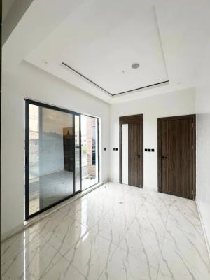 3 Bedrooms Apartment with Bq Elevator, Gym & Pool, Lekki Phase 1, Lekki, Lagos, Flat / Apartment for Sale