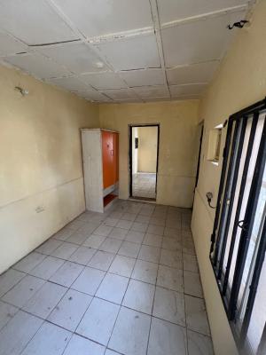 1 Bedroom Flat , Ground Floor , Tarred Rd, By Arab, Utako, Abuja, House for Rent