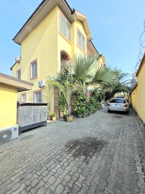 Self Service 4-bedroom Terrace 1 with a Room Staff Quarter, Lekki Phase 1, Lekki, Lagos, Terraced Duplex for Rent