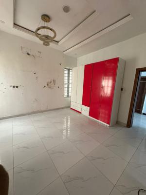 Masters Room Upstairs with Jacuzzi and Balcony, Van Daniel Estate Orchid, Lekki, Lagos, Flat / Apartment for Rent