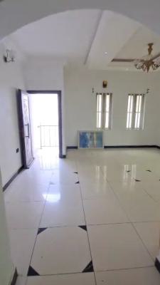 Neatly Used Self Serviced 2brm Flat, Canal West Estate Osapa Lekki, Lekki, Lagos, Flat / Apartment for Rent