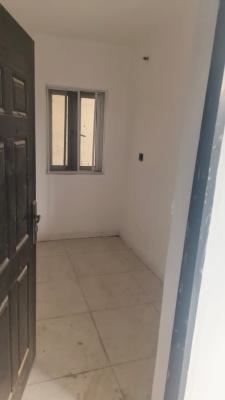 Two Rooms Bq with Exclusive Toilet, Bathroom and Kitchen, Off Freedom Way, Lekki Phase 1, Lekki, Lagos, Flat / Apartment for Rent
