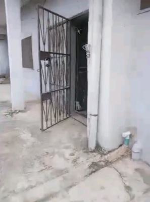 Nice 3 Bedroom Flat, Emmanuel Kolawole Street, Shomolu, Lagos, Flat / Apartment for Rent
