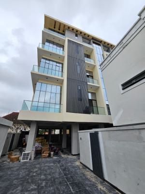 Stunning 3 Bedrooms Apartment, Freedom Way, Lekki Phase 1, Lekki, Lagos, Block of Flats for Sale