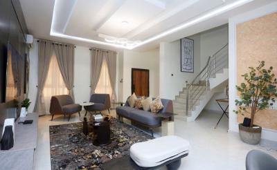 Cosy 3 Bedroom Terrace Apartment Available with Pool +ps5 + Gym, Ikate, Lekki, Lagos, Flat / Apartment Short Let