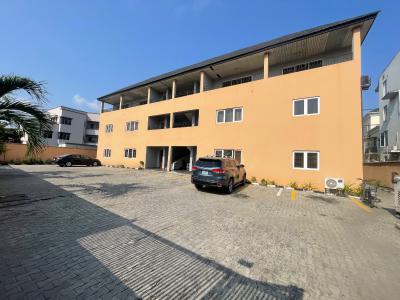 Three Bedrooms All En-suite, Guest Toilet, Kitchen, Sitting/dinning, F, Lekki Phase 1, Lekki, Lagos, Flat / Apartment for Rent