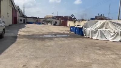 a Bay Warehouse of 1700 Sqmt with Office Space and Very Large Compound, 1st Rainbow Off Oshodi /apapa Express Way Lagos, Oshodi, Lagos, Warehouse for Rent