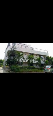 Self Compound Commercial Building in a Prime Location, Victoria Island, Victoria Island (vi), Lagos, Commercial Property for Rent