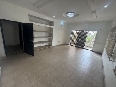 a Spacious Well Maintained 2 Bedroom Apartment, Off Admiralty Way, Lekki Phase 1, Lekki, Lagos, Flat / Apartment for Rent