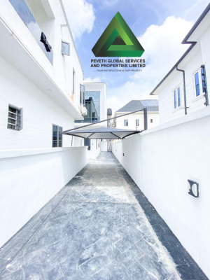 Distress 4 Bedroom Semi  Detached Duplex with Bq, Chevron, Lekki, Lagos, Semi-detached Duplex for Sale